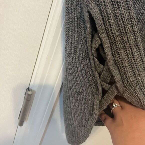 Pink Republic Gray Knit Sweater Twist Detail Size XS - Picture 5 of 6